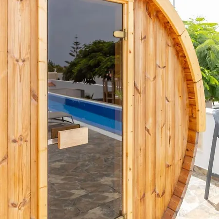 Villa 6br Luxury With Pool, Jacuzzi, Cinema & Snooker By Aqua Vista Tenerife Costa Adeje (Tenerife)